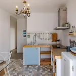 Little Bispo דירה